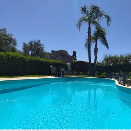 Casa Kapuk Βίλα Αουγκούστα